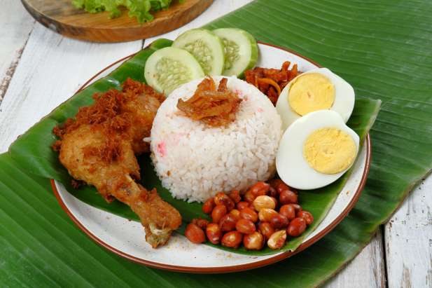 Nasi Kuning Spesial
